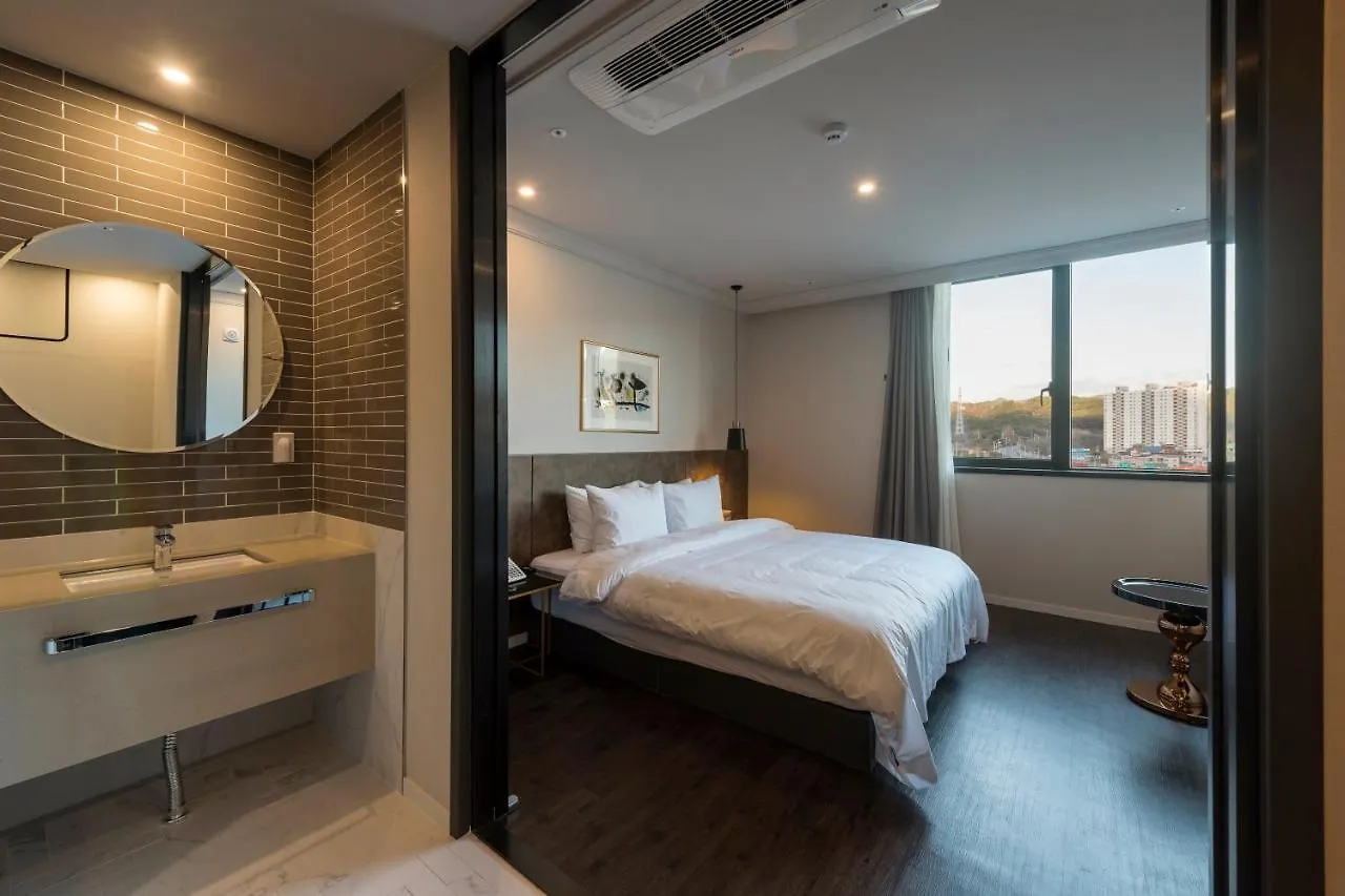 Browndot Hotel Guseo Busan 3*,