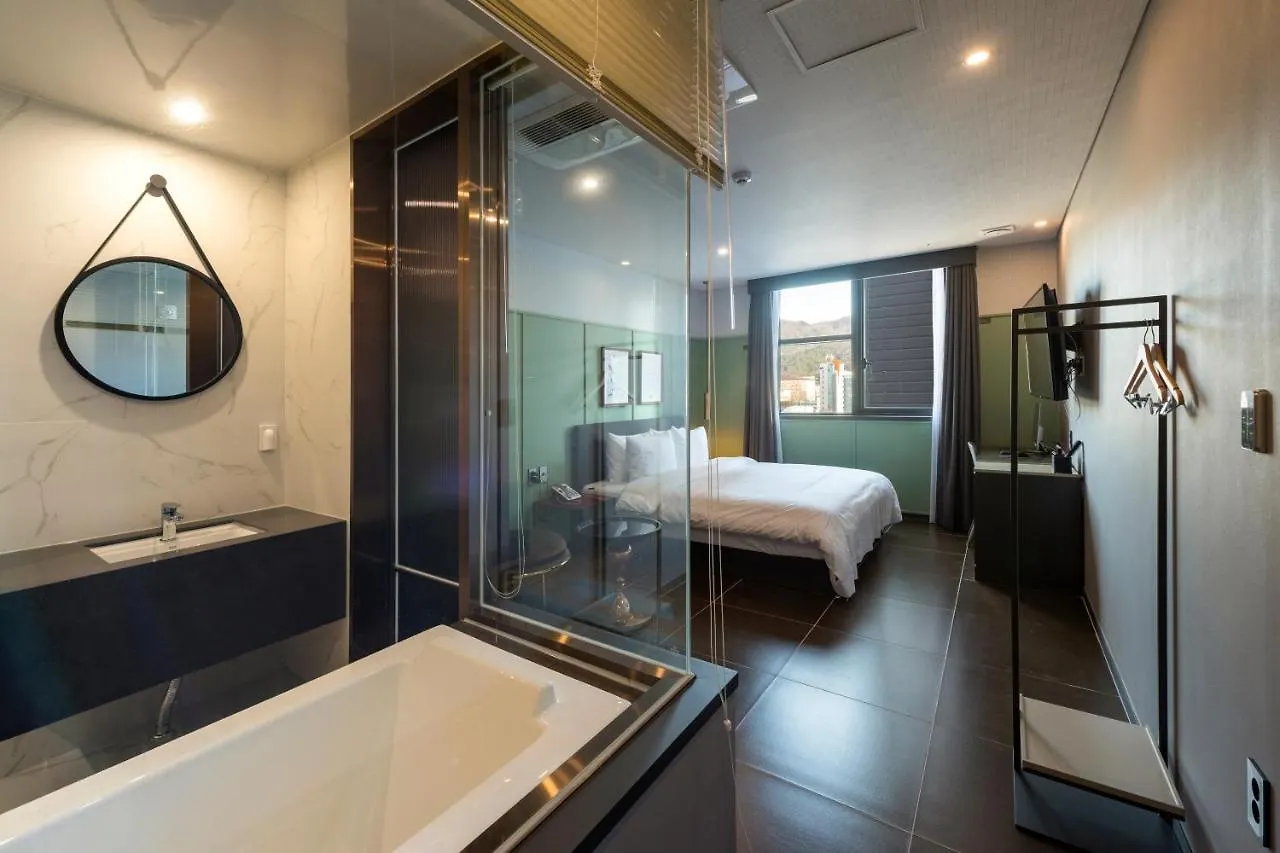 Browndot Hotel Guseo Busan 3*,